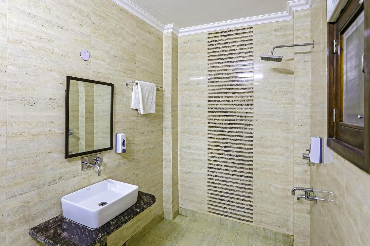 Fabhotel White House Bnb - Nr Yashobhoomi Convention Centre Delhi  Exterior foto