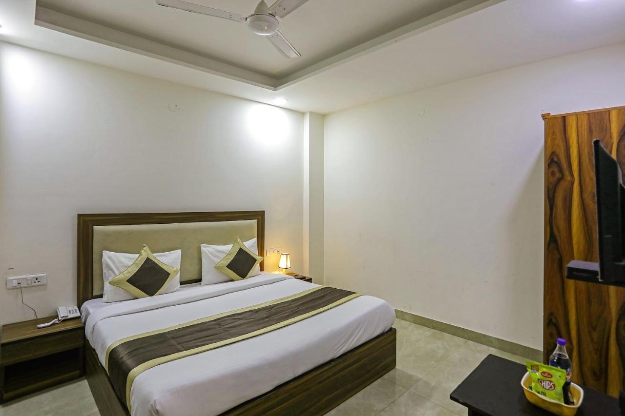 Fabhotel White House Bnb - Nr Yashobhoomi Convention Centre Delhi  Exterior foto